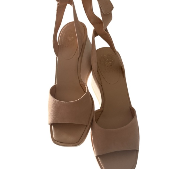 Vince Camuto Tan Sandals - Picture 2 of 4